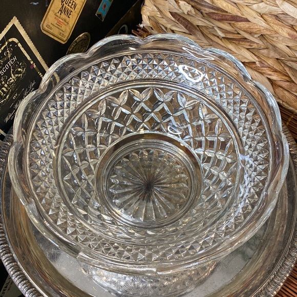 Vintage 8.5" Pressed Glass Bowl - Picture 4 of 8